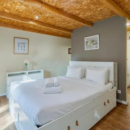 Holiday home Eco Quintian